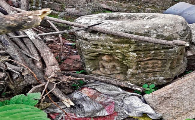 खुदाई में मिली बुद्ध की प्रतिमा