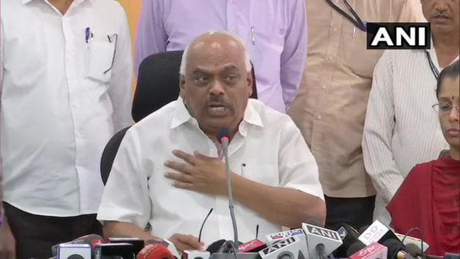 कर्नाटक: स्पीकर का बड़ा फैसला, कांग्रेस-जेडीएस के 14 बागी विधायक अयोग्य करार