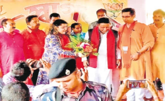 मुकुल के साथ शामिल हुए सदस्यता कैंप में