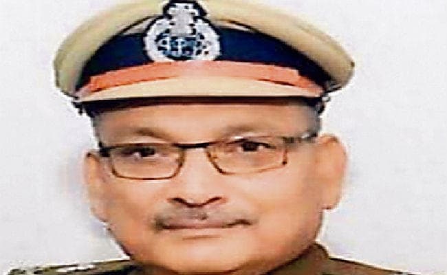 हाजीपुर-महुआ रोड पर हादसा, डीजीपी की गाड़ी में बस ने मारी टक्कर, बाल-बाल बचे