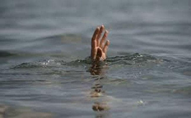 बाढ़ का कहर, डूबने से आठ बच्चों समेत 13 की मौत
