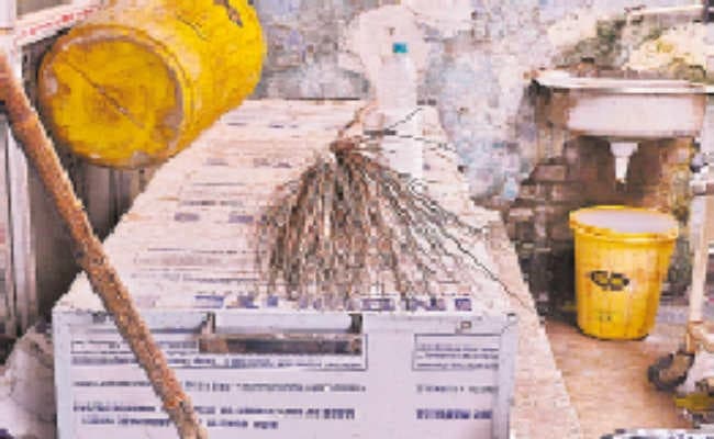 मगध मेडिकल में शव रखने की समुचित व्यवस्था नहीं