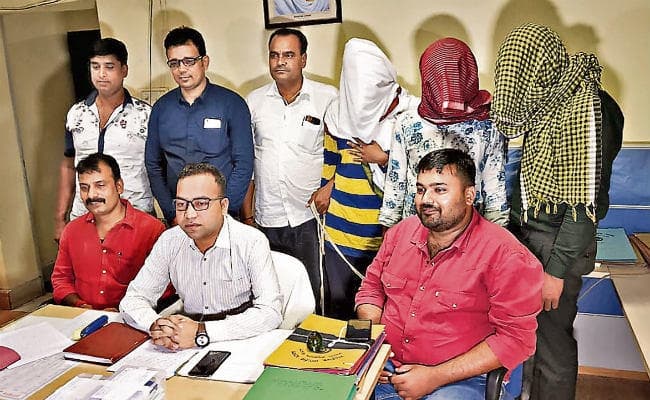 रांची : अडानी पावर के वीपी के खाते से 4.4 लाख निकालनेवाले तीन गिरफ्तार