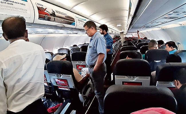 रांची : एयर एशिया के विमान से पक्षी टकराया, हादसा टला