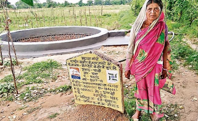 मौत का कुआं! कुआं बनवाने में कर्ज में डूब चुके हैं पतरातू गांव के दो दर्जन से ज्यादा किसान