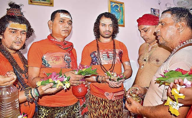 देवघर : तेजप्रताप को नहीं मिली विशेष सुविधा, निकाली भड़ास, लालू की रिहाई के लिए की प्रार्थना