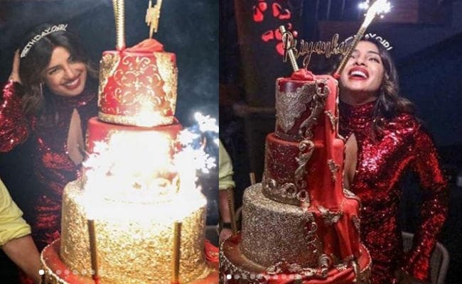OMG! प्रियंका चोपड़ा ने बर्थडे पर काटा था 3 लाख का केक, PHOTO