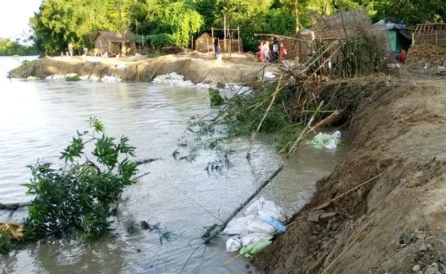 बिहार में बाढ़ : 130 लोगों की मौत, 88.46 लाख आबादी प्रभावित, घट रहा जलस्तर