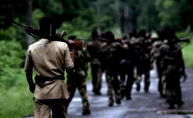 छत्तीसगढ़: दंतेवाड़ा में नक्सलियों ने किया आईडी ब्लास्ट, सीआरपीएफ का एक जवान शहीद