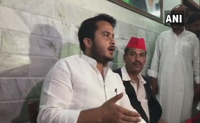 सपा सांसद आजम खान के विधायक  बेटे को पुलिस ने हिरासत में लिया