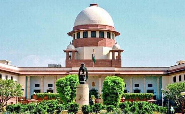 10% आरक्षण का मामला : संविधान पीठ को सौंपने के सवाल पर सुनवाई पूरी, फैसला सुरक्षित