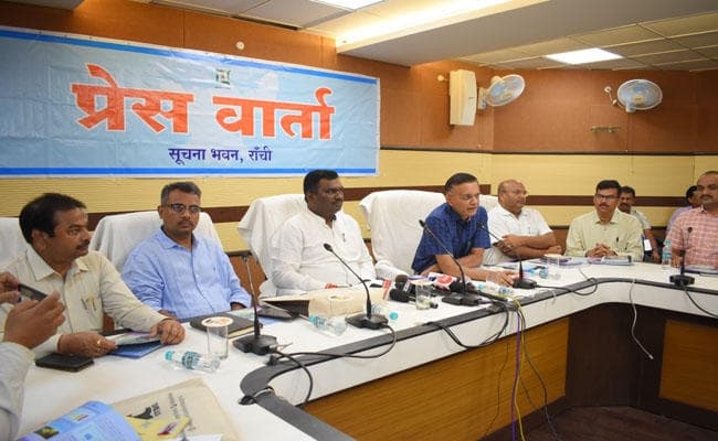 पर्यटन मंत्री ने गिनायी उपलब्धियां कहा, पहाड़ी मंदिर, पतरातू डैम सहित राज्य में पर्यटन के विस्तार पर फोकस