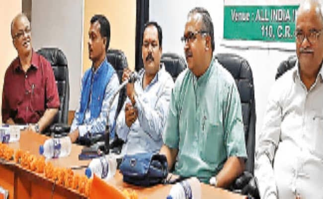 भाजपा समर्थित सरकारी कर्मचारियों ने दिखायी अपनी ताकत, कोलकाता में किया पहला सम्‍मेलन