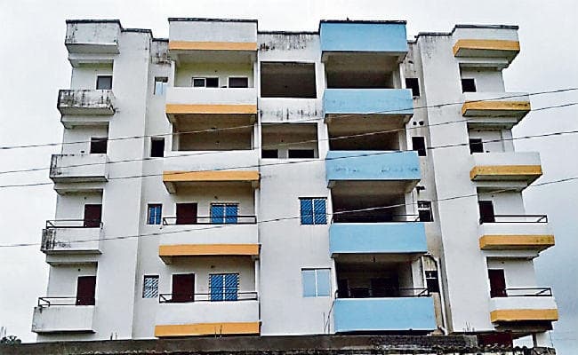 रांची : चार साल से अपने ड्रीम हाउस के लिए खा रहे दर-दर की ठोकरें