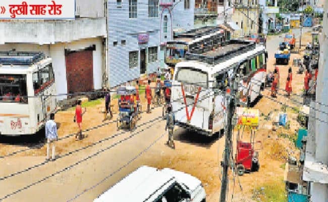 अब मत करो बेबस ! कुछ नहीं कर रहे ट्रैफिक अधिकारी, दुखी साह लेन, रघुनाथ रोड में बच्चों को घरों में कैद रखें