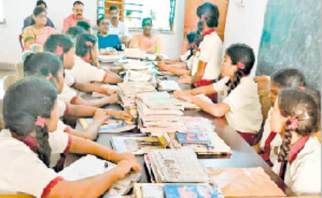 छात्राओं के बेड पर गंदगी फेंकने की हुई पुष्टि