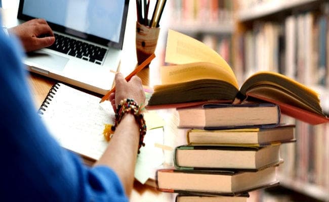 प्रतिष्ठित संस्थानों में इन कोर्सेज के साथ लें दाखिला, डालें एक नजर