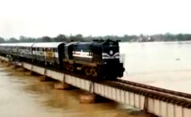 दरभंगा-समस्तीपुर रेलखंड पर शुरू हुआ ट्रेन परिचालन, रवाना हुई जयनगर-नयी दिल्ली स्वतंत्रता सेनानी एक्सप्रेस