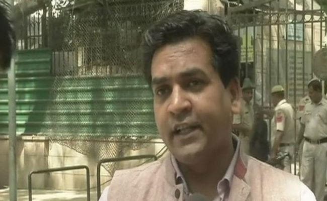”आप” के बागी विधायक कपिल मिश्रा अयोग्य घोषित