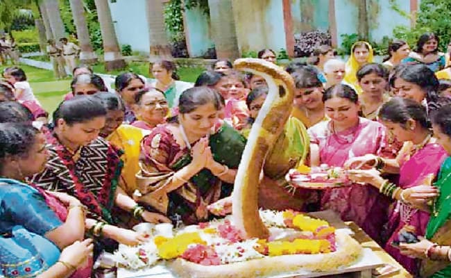 नागपंचमी पूजा से दूर होते हैं जीवन के सारे कष्ट