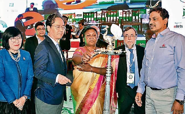 रांची : शहरी विकास में सहभागी बनें निवेशक : राज्यपाल द्रौपदी मुर्मू