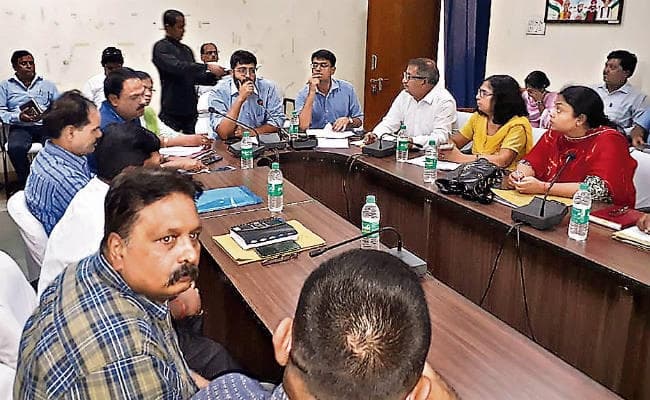 रांची : पेंशन से संबंधित मामले एक सप्ताह में निबटायें : डीसी