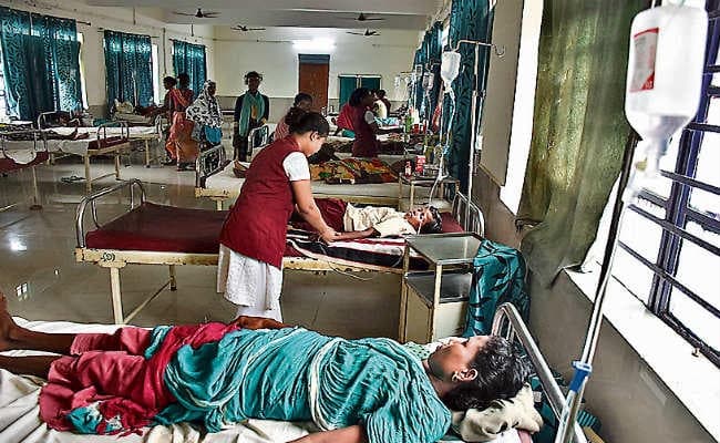 लिट्टीपाड़ा :सीएम के गोद लिये प्रखंड के अस्पताल का हाल बेहाल