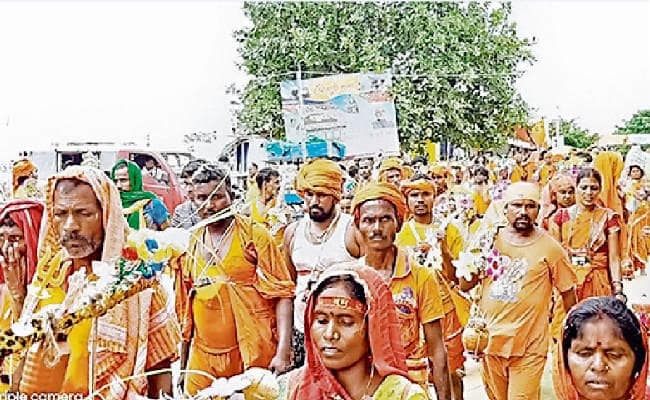 श्रावणी मेला :सुलतानगंज से दो लाख कांवरियों ने उठाया गंगाजल