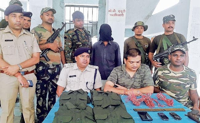 नवादा में नक्सलियों की बड़ी साजिश नाकाम, चार केन बम, इंसास की 43 गोलियां एक कट्टा और 79 डेटोनेटर बरामद