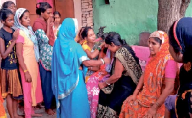 ट्रेन में असुरक्षा से उजड़ गया एक परिवार, ट्रेन से गिरकर मां-बेटी की मौत, शव मिलने में भी परिजनों को हुई भारी परेशानी