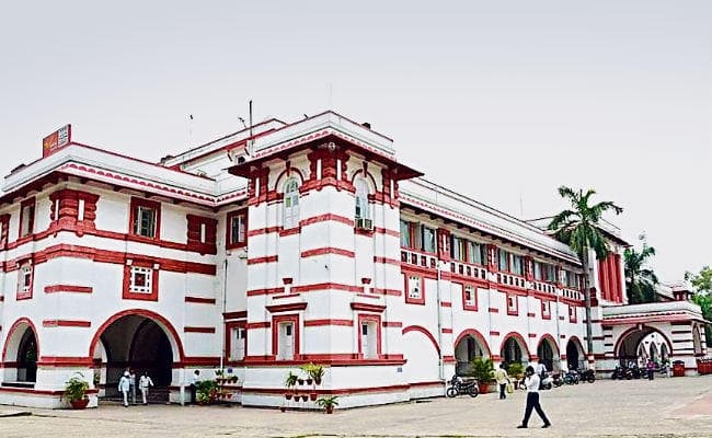 पटना : पहले भी गड़बड़ी कर चुका है डाक सहायक, केंद्रीय दूरसंचार मंत्री रविशंकर ने मामलों को गंभीरता से लिया