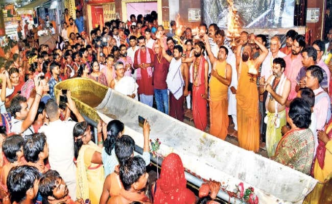 बोल बम के उद‍्घोष से गूंजा शहर