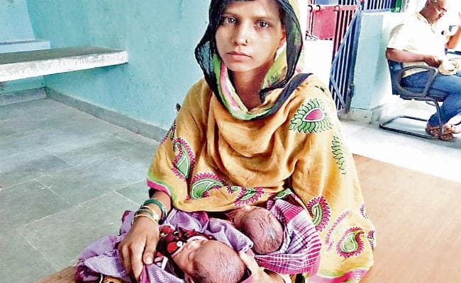सुपौल : तीन बेटियों को जन्म देना पड़ा भारी पति ने सऊदी से फोन पर दिया तलाक