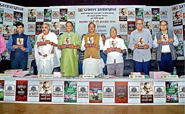 झारखंड के संदर्भ में लिखित चार पुस्तकों का हुआ विमोचन, सीएम ने कहा- अस्थिर सरकार से झारखंड का विकास संभव नहीं