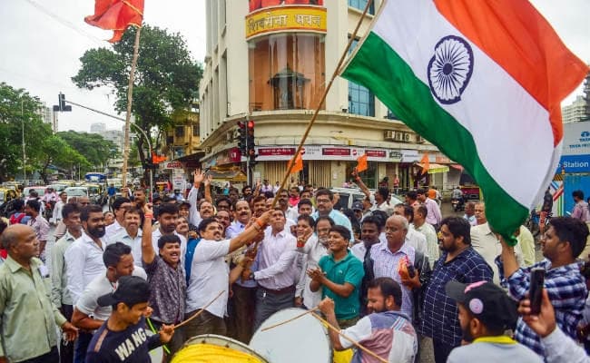 #Article370 अब जम्मू कश्मीर के लिए नहीं होगा कोई अलग संविधान और झंडा, RPC की जगह लेगा IPC