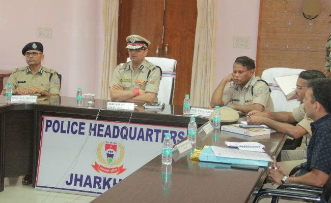 #Article370 जम्मू कश्मीर पर ऐतिहासिक फैसले के बाद झारखंड में सुरक्षा चाक-चौबंद, DGP ने की हाई लेवल मीटिंग