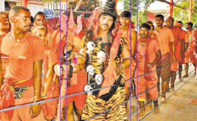 बोल बम व हर हर महादेव के उद्घोष से गूंजती रही रूटलाइन