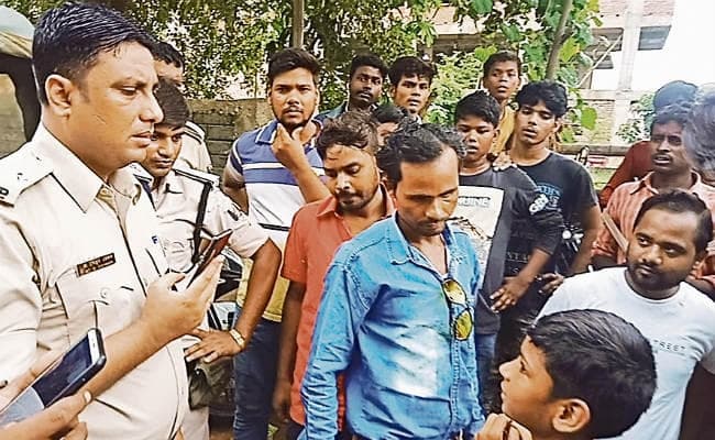 मॉब लिंचिंग मामला : बच्चाचोर के शक में फिर पांच लोगों को पीटा, 20 नामजद व 50 अज्ञात पर एफआइआर