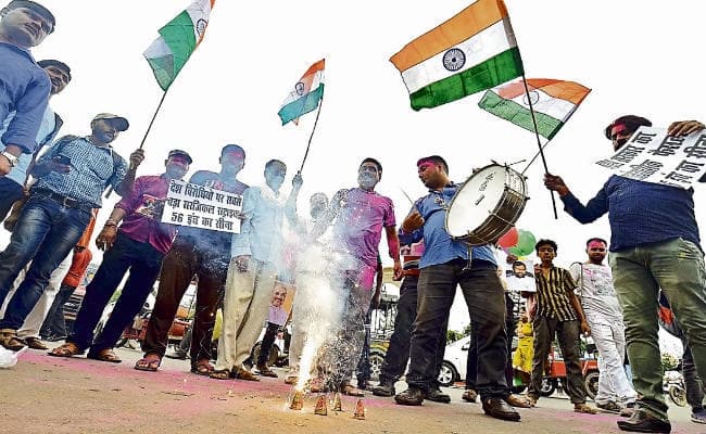 #Article370 : केंद्र सरकार के फैसले से बिहार की राजनीति में भी उबाल, कोई खुश तो कोई नाराज