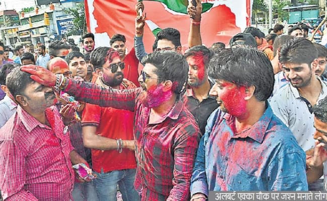 #Article370 : ऐतिहासिक निर्णय पर रांचीवासियों में खुशी की लहर, लोगों ने कहा- आज जम्मू-कश्मीर का हुआ पुनर्जन्म