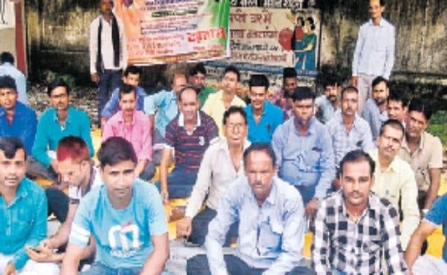 थम गयी एंबुलेंस की रफ्तार, मरीज हुए बेहाल