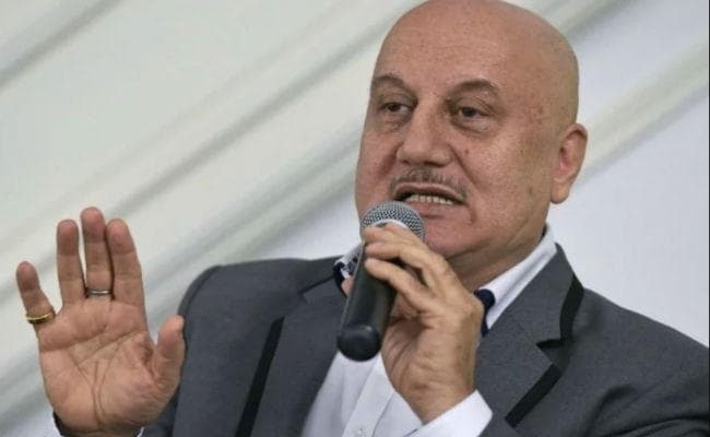 #Article370: भावुक हुए अनुपम खेर, बोले- 370 एक कैंसर था, अब इलाज हुआ