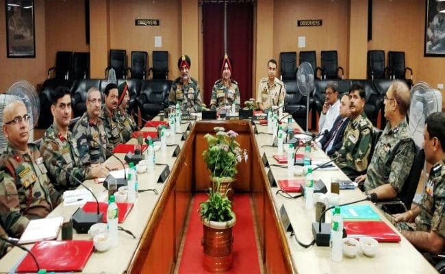 आतंकियों की संख्या नियंत्रण रेखा पर बढ़ा रहा है पाकिस्तान, भारतीय सेना मुंहतोड़ जवाब देने को तैयार