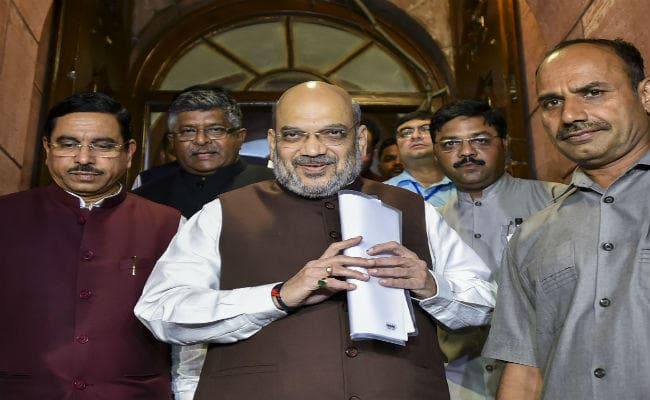 #Article370 : अमित शाह की तसवीर वायरल, हाथ में दिखा सीक्रेट पेपर