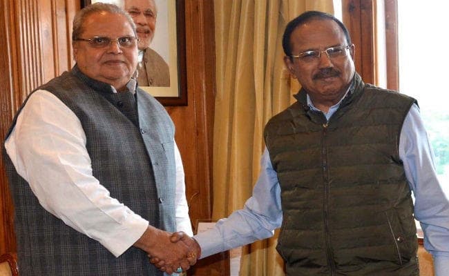 NSA डोभाल ने की जम्मू कश्मीर के राज्यपाल से मुलाकात, सुरक्षा स्थिति पर हुई चर्चा