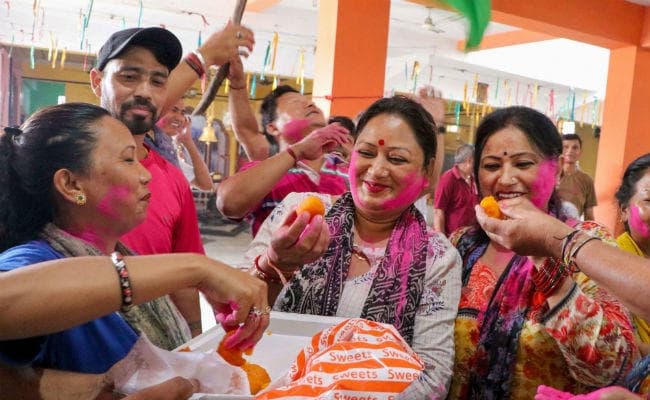 #Article370 : खुशी मनाते भाजपाई ममता राज में गिरफ्तार, भाजपा ने पूछा- पाकिस्तान है क्या?