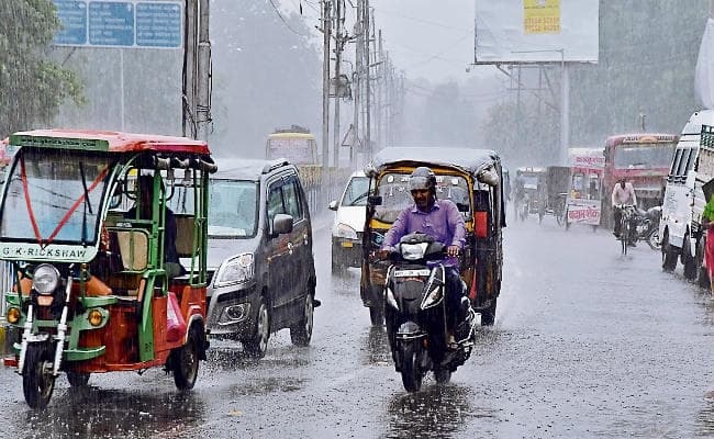 पटना : दिन भर की तेज गर्मी के बाद शाम को बारिश से मिली राहत, अगस्त में सामान्य से 65% कम हुई बारिश