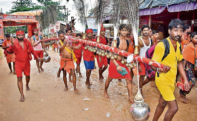 देवघर : सवा लाख से अधिक कांवरियों ने किया जलार्पण