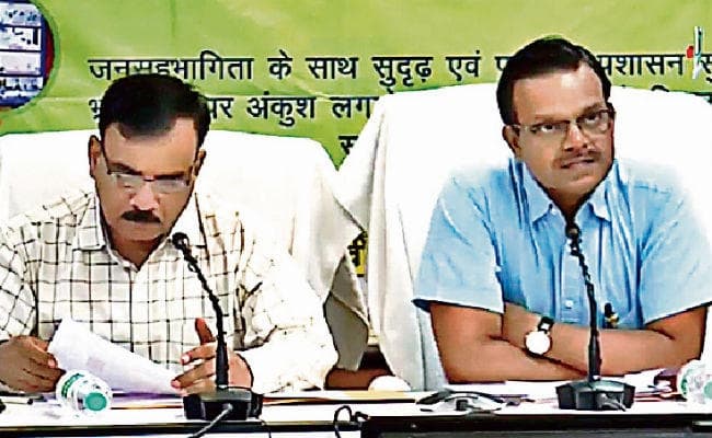 रांची : सीएम के प्रधान सचिव ने की शिकायतों की समीक्षा, कहा खराब पड़े 153 ट्रांसफॉर्मर को तुरंत बदलें