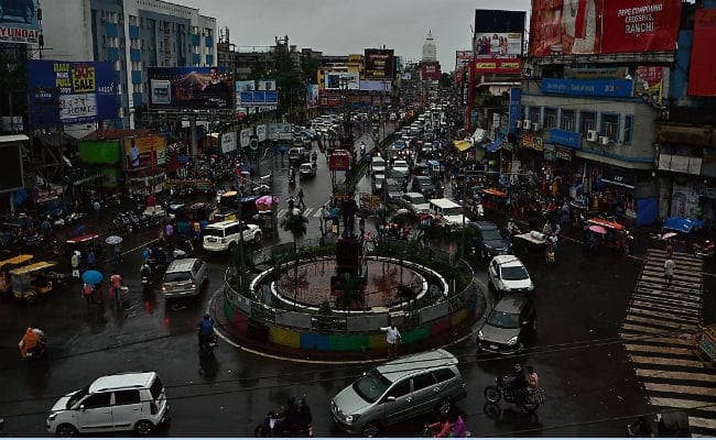 रांची : मौसम हुआ कूल, बिजली गुल, दोपहर बाद हवा के झोंके के साथ हुई बारिश